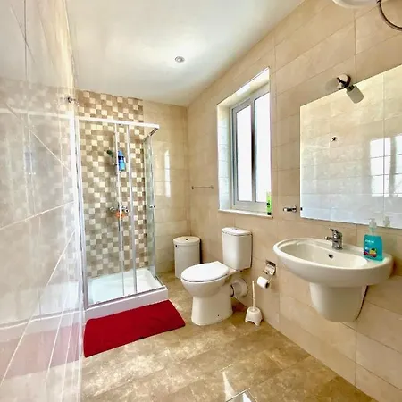 New Breeze Apartament St Paul's Bay