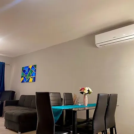 New Breeze Apartman *