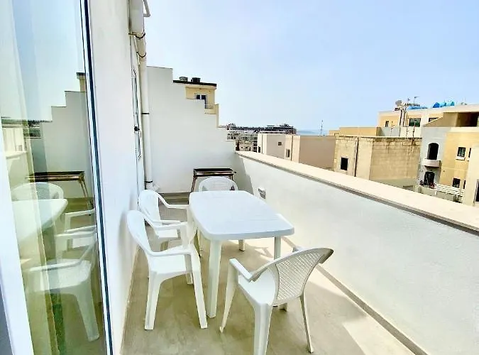 New Breeze * San Pawl il-Baħar